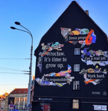 Wrocław’ it’s time to grow up – kontrowersyjny mural w centrum Wrocławia