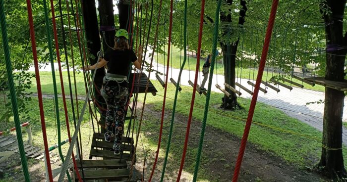 Park Linowy Partynice Na zdjęciu Park Linowy Partynice