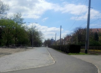 Na ul. Powstańców Śląskich budują ścieżkę rowerową – koniec prac, przewidziany na czerwiec!