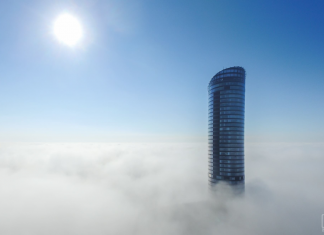 Walentynki wśród gwiazd? Nocny wjazd na punkt widokowy Sky Tower.