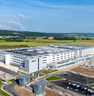 Gigant Amazona otwarty na Dolnym Śląsku. Ponad 200 tys. m², 5 tys. robotów i 1000 miejsc pracy