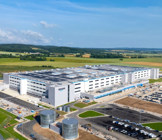 Gigant Amazona otwarty na Dolnym Śląsku. Ponad 200 tys. m², 5 tys. robotów i 1000 miejsc pracy