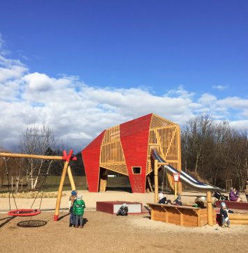 5 niezwykłych PLACÓW ZABAW dla dzieci we Wrocławiu Na zdjęciu Park Mamuta