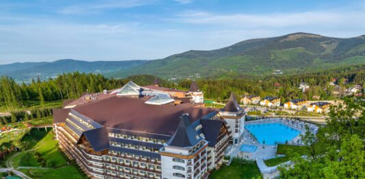 Wielkanoc 2024 Last Minute w górach: Hotel Gołębiewski w Karpaczu zaprasza