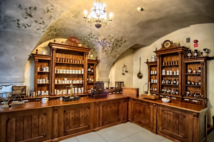 Na zdjęciu wnętrze Muzeum Farmacji we Wrocławiu /Andrzej Owczarek