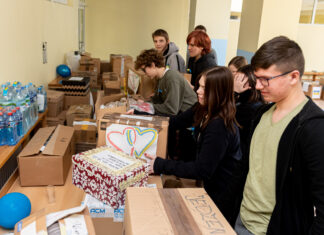 Wrocław: Dary dla Ukrainy – rozpoczęła się zbiórka w szkołach i przedszkolach. Nie przynoście ubrań!