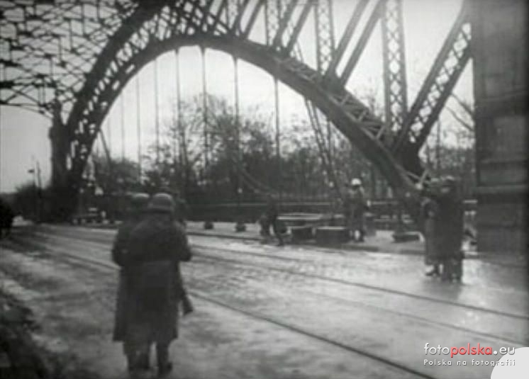 Rok 1945, przygotowania do wysadzenia Mostu Zwierzynieckiego źródło. vorwerk dla fotopolska.eu