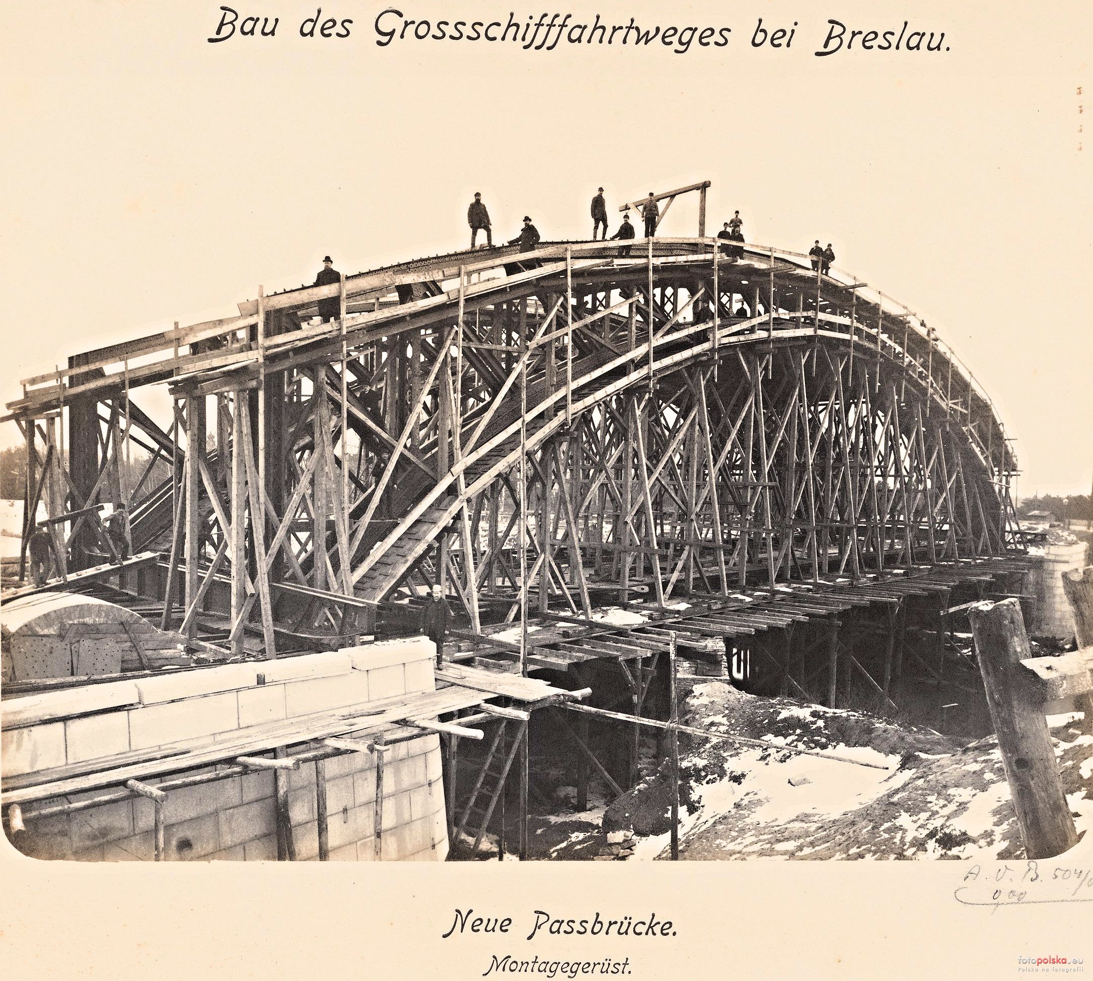 1895-1897 budowa stalowego Mostu Zwierzynieckiego źródło: wito dla fotopolska.eu