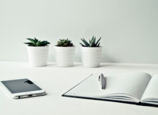 Nowoczesne oraz ergonomiczne biurka elektryczne – warto je nabyć już dziś