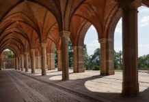 Tajemnicze miejsca na Dolnym Śląsku, które musisz odwiedzić! Na zdjęciu Pałac Marianny Orańskiej w Kamieńcu Ząbkowickim