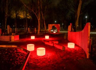 Wrocław: Na Tarnogaju powstał plac zabaw, który świeci w ciemności! Leśne druchy – Tarnoduchy