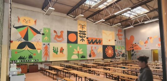 Wrocławianie wraz z pracownikami ZZK przystosowali dawne LO V na Grochowej pod noclegi dla osób z Ukrainy