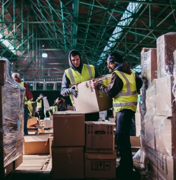 Wrocław: Tratwa dla Ukrainy! Przez 3 tygodnie pomoc uzyskało tu już 42 tys. osób z Ukrainy