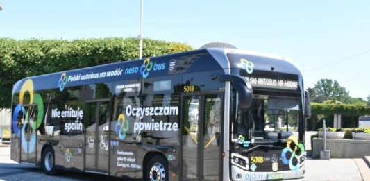 Wrocław: NesoBus – polski autobus wodorowy – będzie woził pasażerów. Zamiast spalin, para wodna!