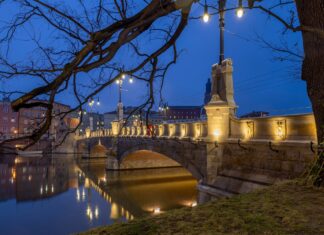 Dzień Otwarty Mostów Pomorskich we Wrocławiu. Potańcówka na moście, koncert i bezpłatny poczęstunek