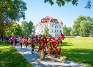 Kolorowa Parada uliczna „Lelenfant” w samym sercu Wrocławia
