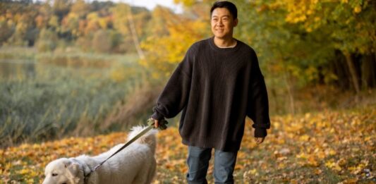 5 letnich stylizacji na piesze wędrówki dla mężczyzny