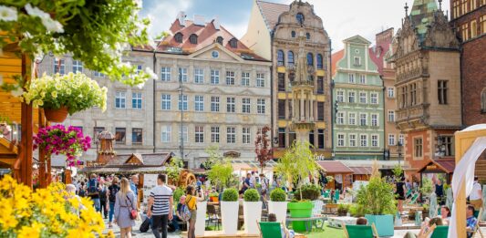 Jarmark Świętojański we Wrocławiu 2024: na Rynku powstanie plaża dla mieszkańców i turystów