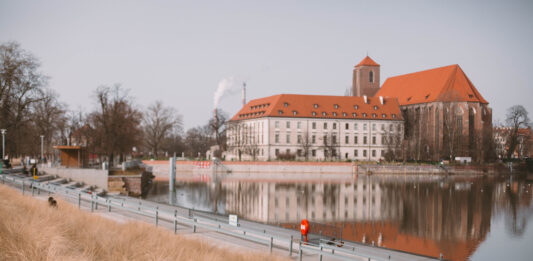 Od -15°C do +18°C w ciągu tygodnia. Co z tą pogodą? Wyjaśniają badacze z Uniwersytetu Wrocławskiego