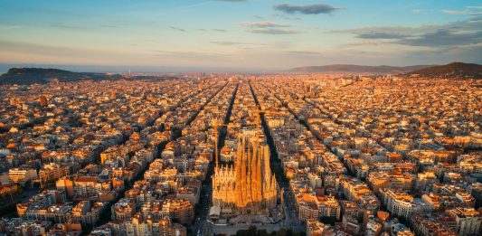 Nowe wakacyjne połączenia z Wrocławia! Loty na Kos i do Barcelony