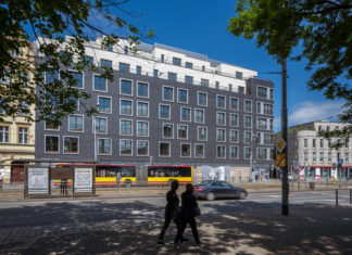 Można zobaczyć luksusowy apartamentowiec na Nadodrzu i panoramę Wrocławia