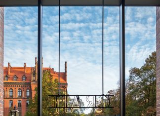 Podejrzyj pracę latarnika w restauracji Craft