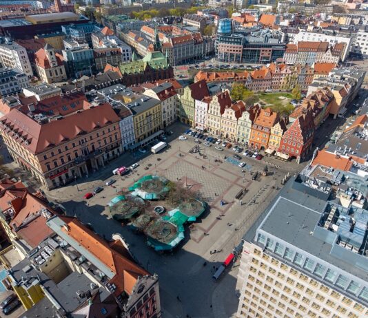 Plac Solny będzie zamknięty dla aut oraz motocykli na noc i weekendy