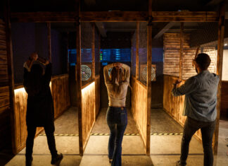 Poczuj się jak Wiking – nowy klub do rzucania toporami we Wrocławiu!