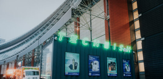 Innowacyjne zakupy w kontenerach sieci TECHWISH! Rewolucja w świecie elektroniki