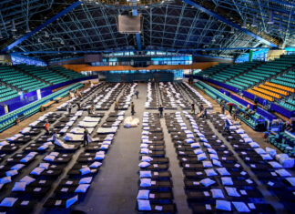 Noclegownia w Hali Orbita będzie zamknięta. Zniknie 350 łóżek dla uchodźców z Ukrainy