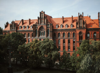 Wakacje na Dolnym Śląsku pod hasłem kultury i sztuki – 4 miejsca i wydarzenia, które warto zapisać!