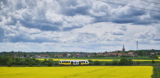 Koleje Dolnośląskie ruszają do Świnoujścia. Wakacyjna oferta połączeń nad morze z Wrocławia