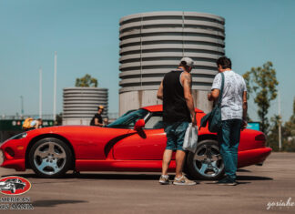 Setki klasycznych, amerykańskich aut przyjechało do Wrocławia! To największy taki zlot w Polsce