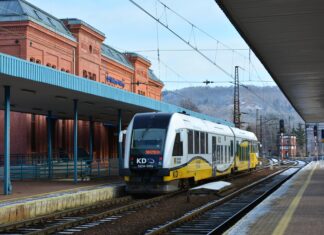 Gdzie jest pociąg Kolei Dolnośląskich? Zobaczysz to w aplikacji Google Maps!