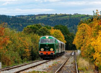 Kolejowe Szlaki Dolnego Śląska: podróż zabytkowym pociągiem po malowniczych terenach!