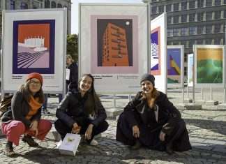 Pocztówki z wizerunkami 48 wrocławskich Osiedli na wrocławskim Rynku!