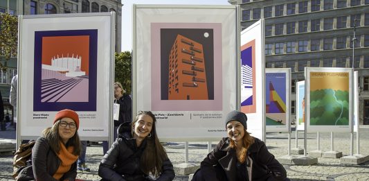 Pocztówki z wizerunkami 48 wrocławskich Osiedli na wrocławskim Rynku!