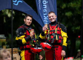 Program Bezpieczny Wrocław, czyli nauka, edukacja i bezpieczeństwo Na zdjęciu ratownicy podczas pikniku Bezpieczny Wrocław