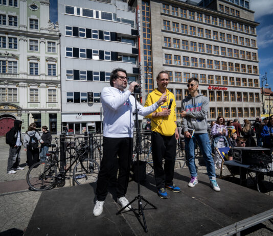 Czytelniczy Rekord Wrocławia ustanowiony! 796 czytelników na Placu Solnym