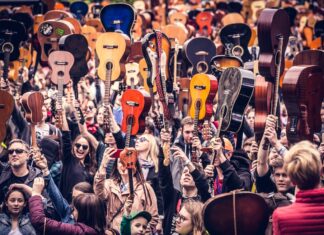 Wrocław zagra „Satisfaction” z bratem Micka Jaggera! Do Gitarowego Rekordu dołączają Borysewicz, Jackson, Shata QS i Pilichowski