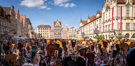 Wrocław: Gitarowy Rekord Świata pobity! „Hey Joe” na rekordowe 8122 gitary!