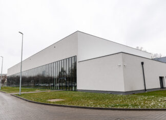 Wrocław: Był basen… jest piękna sportowa hala przy ul Racławickiej!