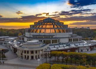 Hala Stulecia we Wrocławiu będzie miejscem Okrągłego Stołu ws. pomocy dla uchodźców Na zdjęciu Hala Stulecia