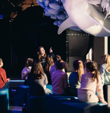 Zanurz się w wiedzy – ferie zimowe z przewodnikiem w Hydropolis