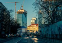 Jak często sprzątać biuro?