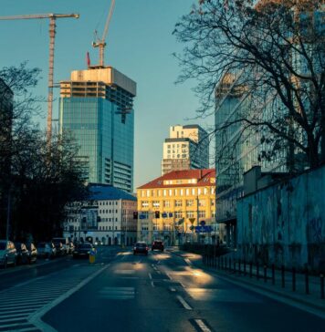 Jak często sprzątać biuro?