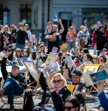 Czytelniczy Rekord Wrocławia ustanowiony! 796 czytelników na Placu Solnym