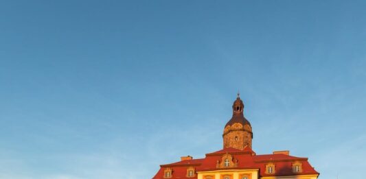 Cztery zamki Wałbrzycha będzie można odkrywać za darmo. Ruszają specjalne wyprawy na 600-lecie miasta
