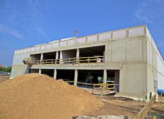 Prace przy budowie Aquaparku na Brochowie idą zgodnie z planem