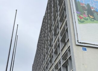 Biurowiec ZREMB, czyli o modernizmie zmiksowanym